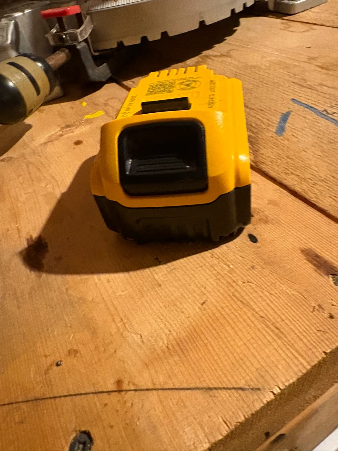DeWalt XR 20V 5Ah Lithium Ion Battery - photo 2