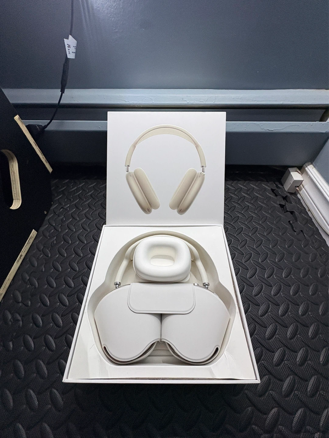 Apple AirPods Max Headphones - Silver - photo 4