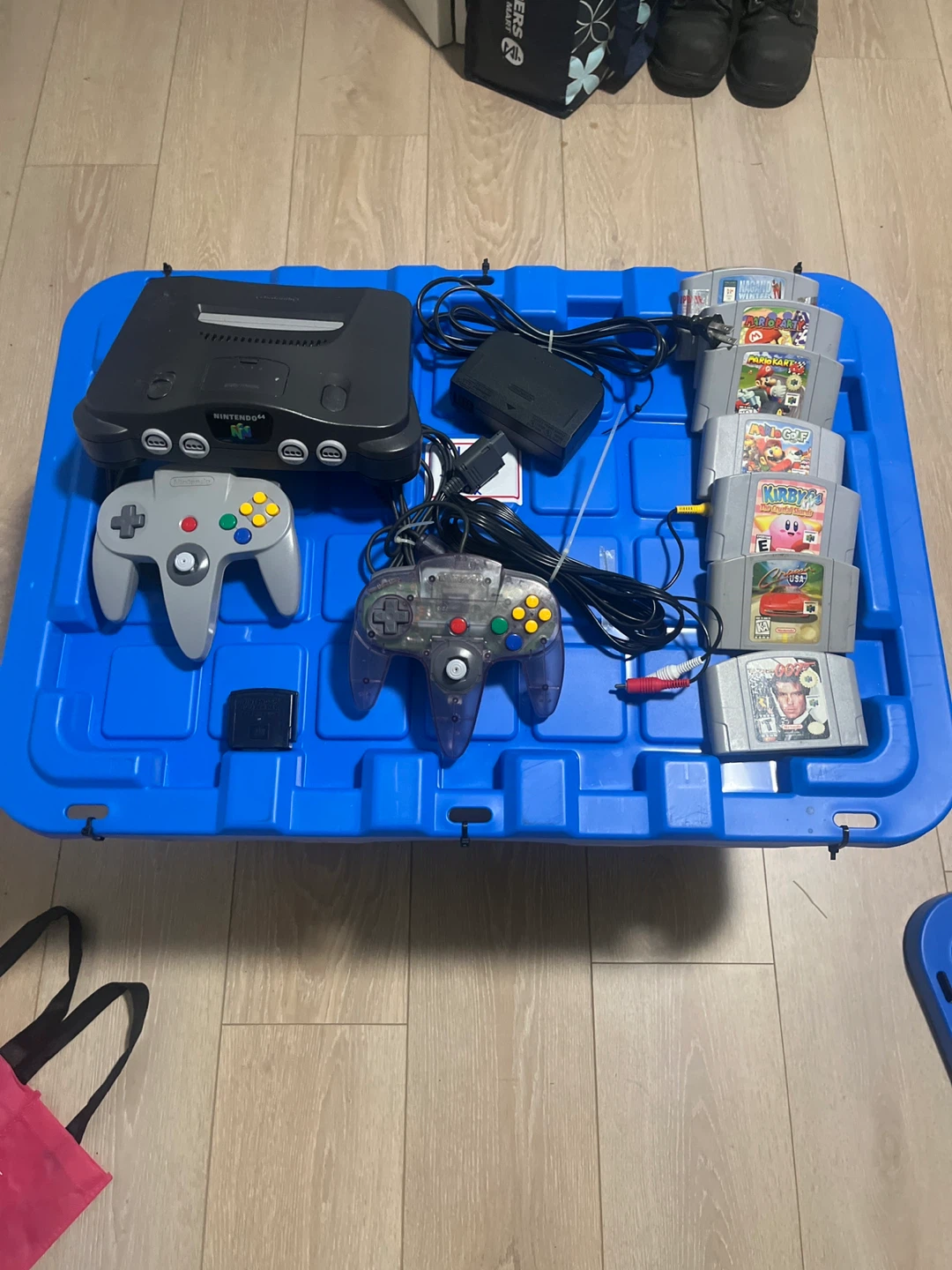 Nintendo 64 Console w 2 Controllers / 5 Games