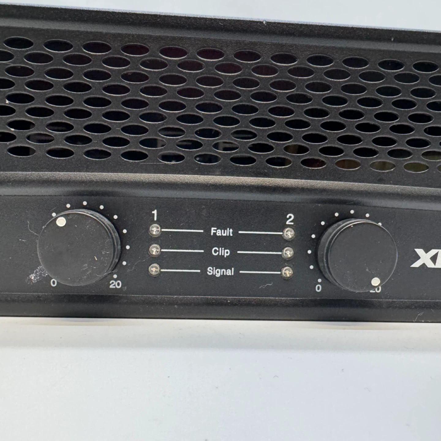 Crown XLS 602 Stereo Power Amplifier 2-Channel 1200W - photo 4