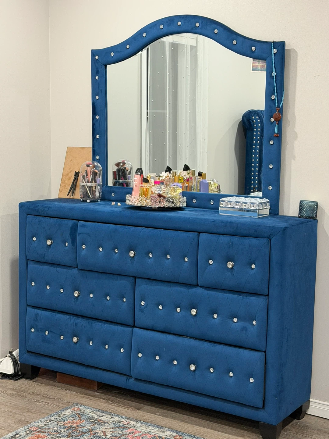 Blue Velvet Tufted Round Bed Frame with Storage - photo 3
