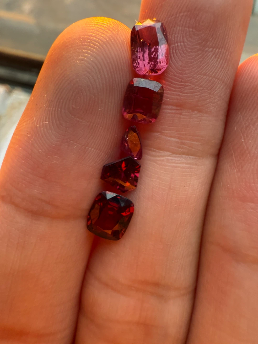 Set of 5 loose Rhodolite gemstones