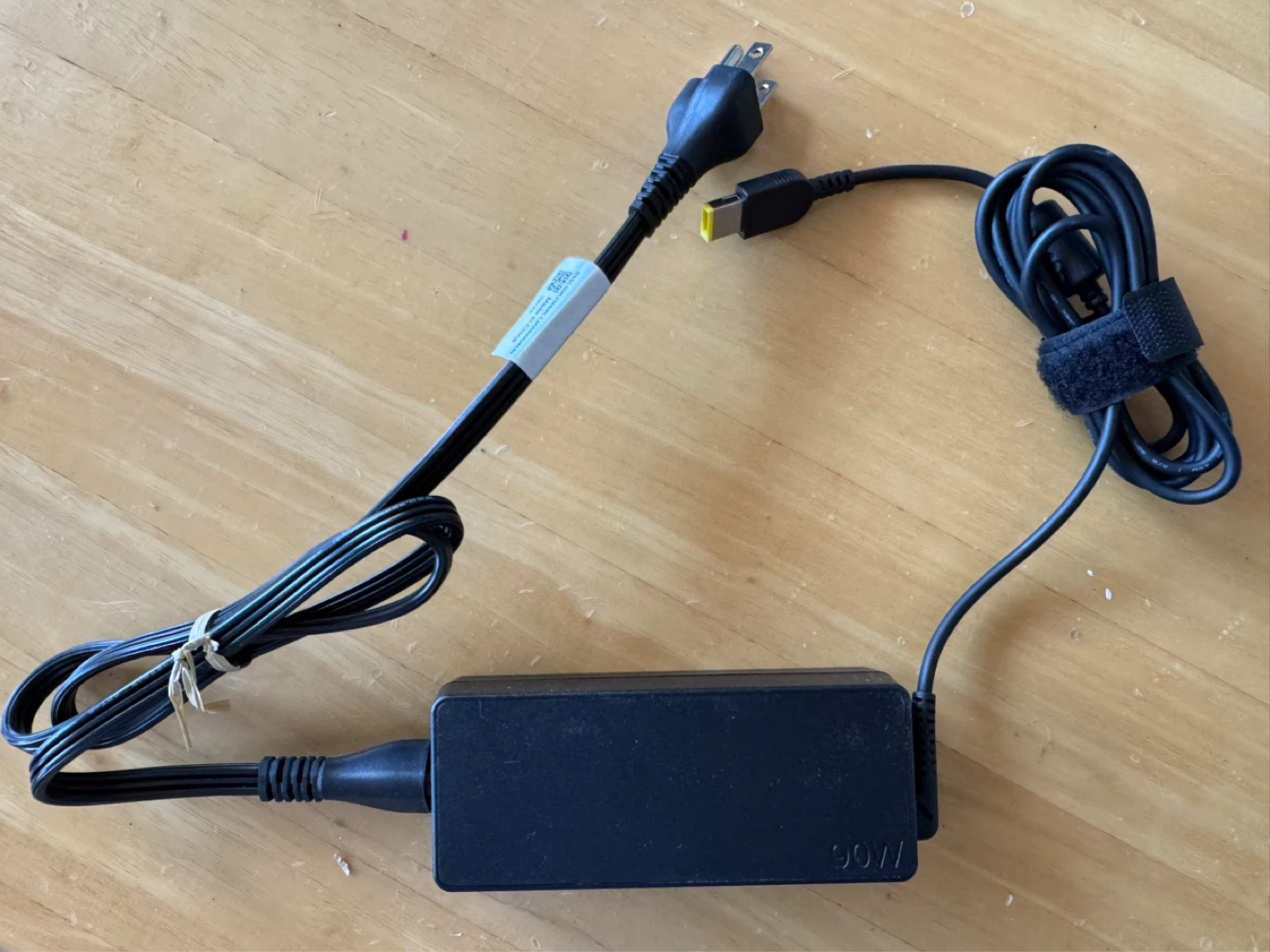 Lenovo 90w Laptop Adapter