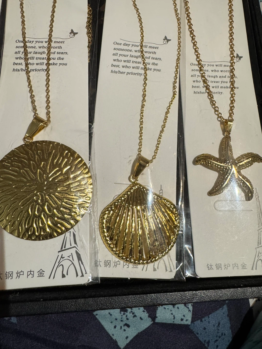 Gold Tone Pendants on Chains - photo 3