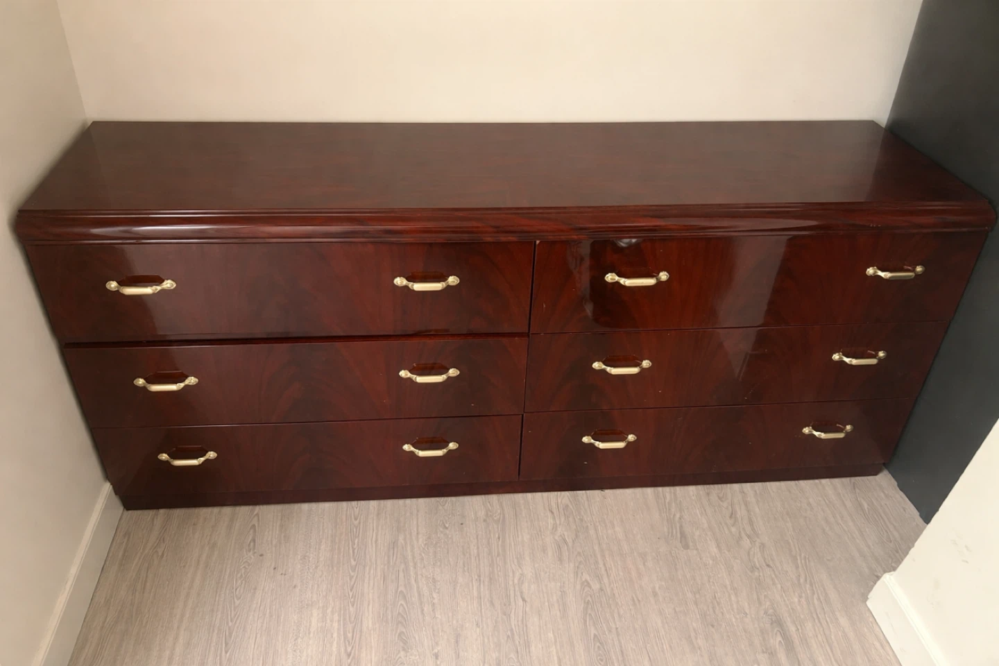 Dark Wood 6-Drawer Dresser