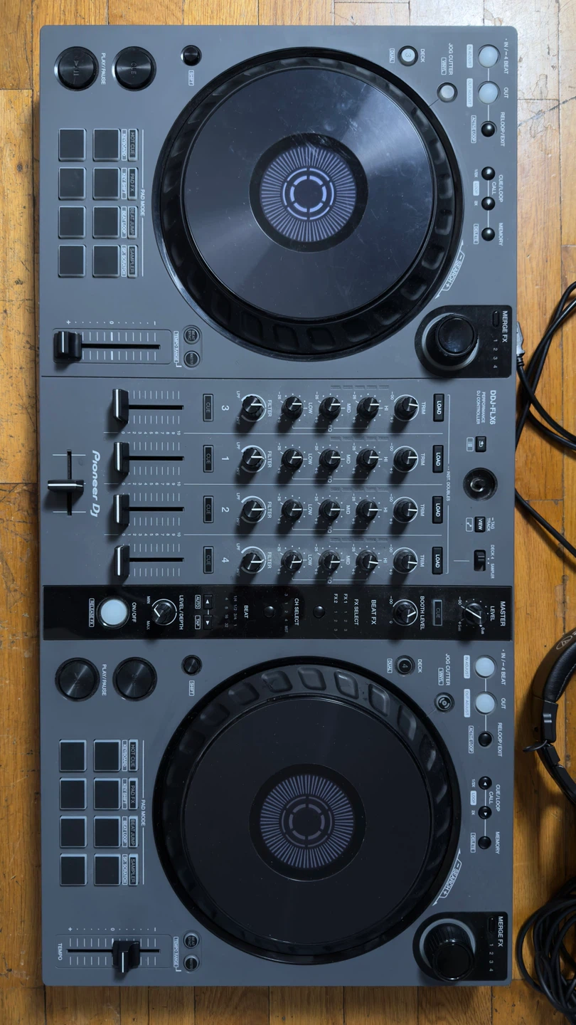 Pioneer DDJ-FLX6 DJ Controller with Audio-Technica Headphones - photo 4