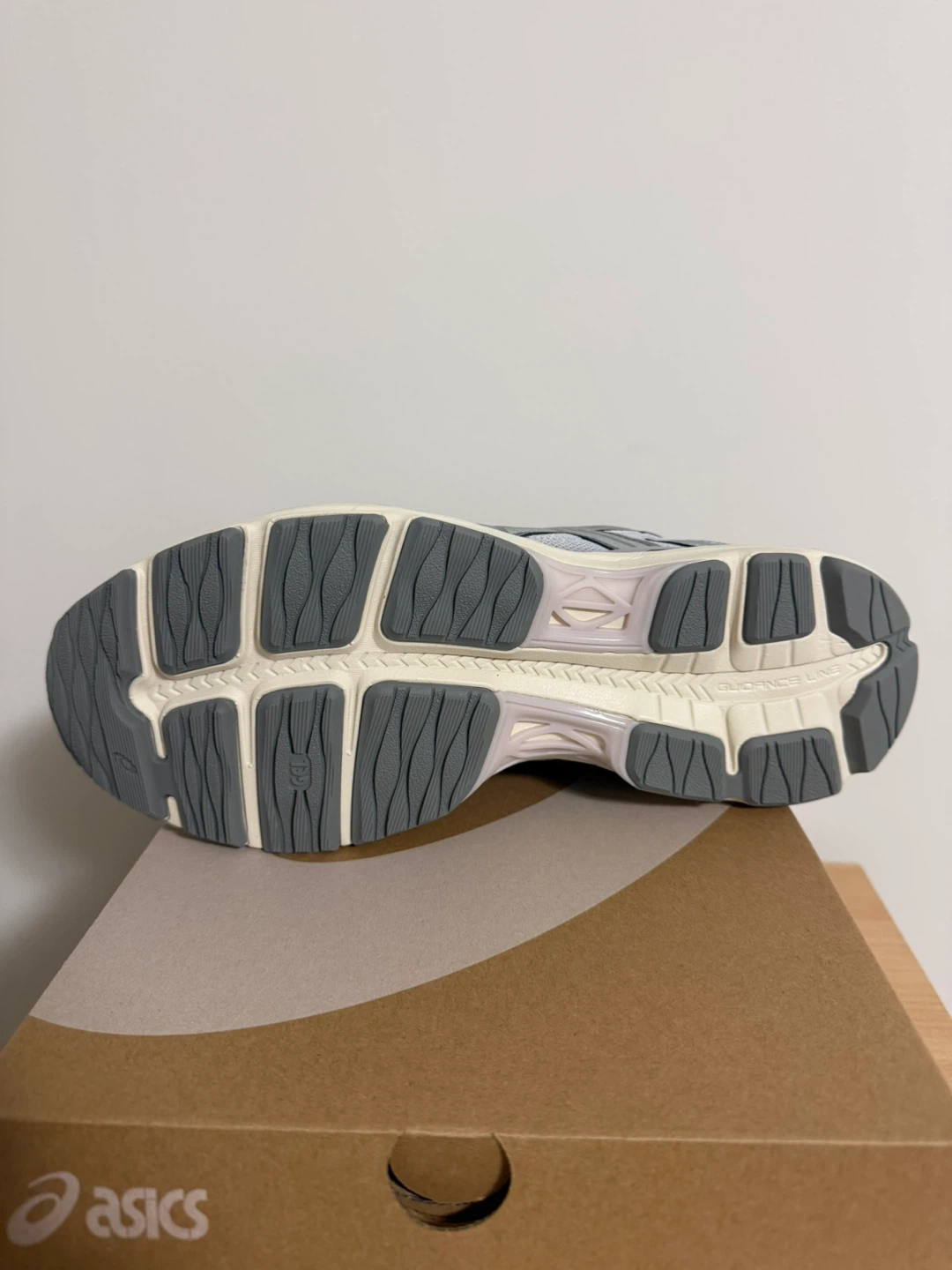 Asics GEL-K1011 Cloud Grey/Cream Running Shoes - photo 2