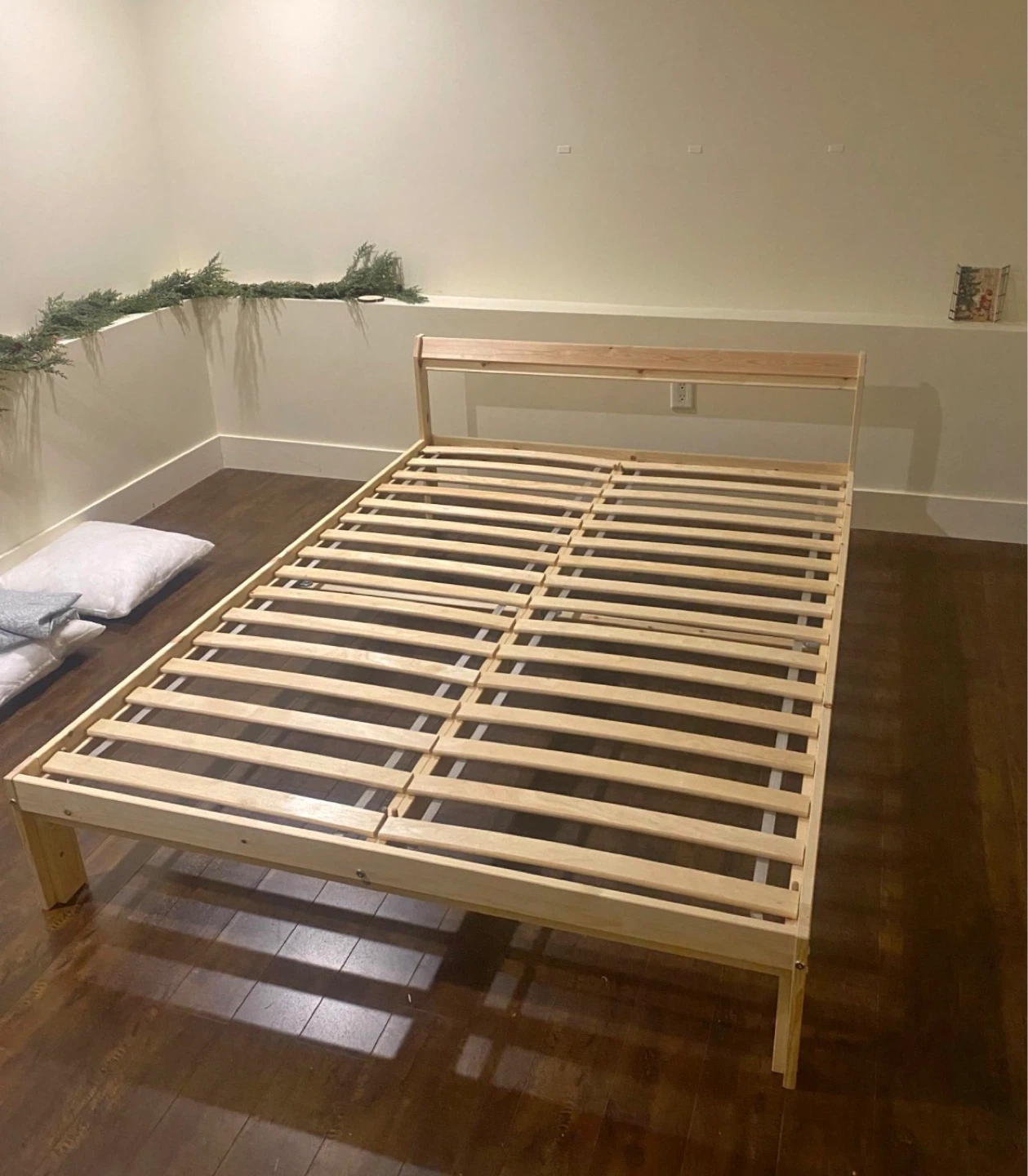 Like new Double  bed frame *FREE DELIVERY