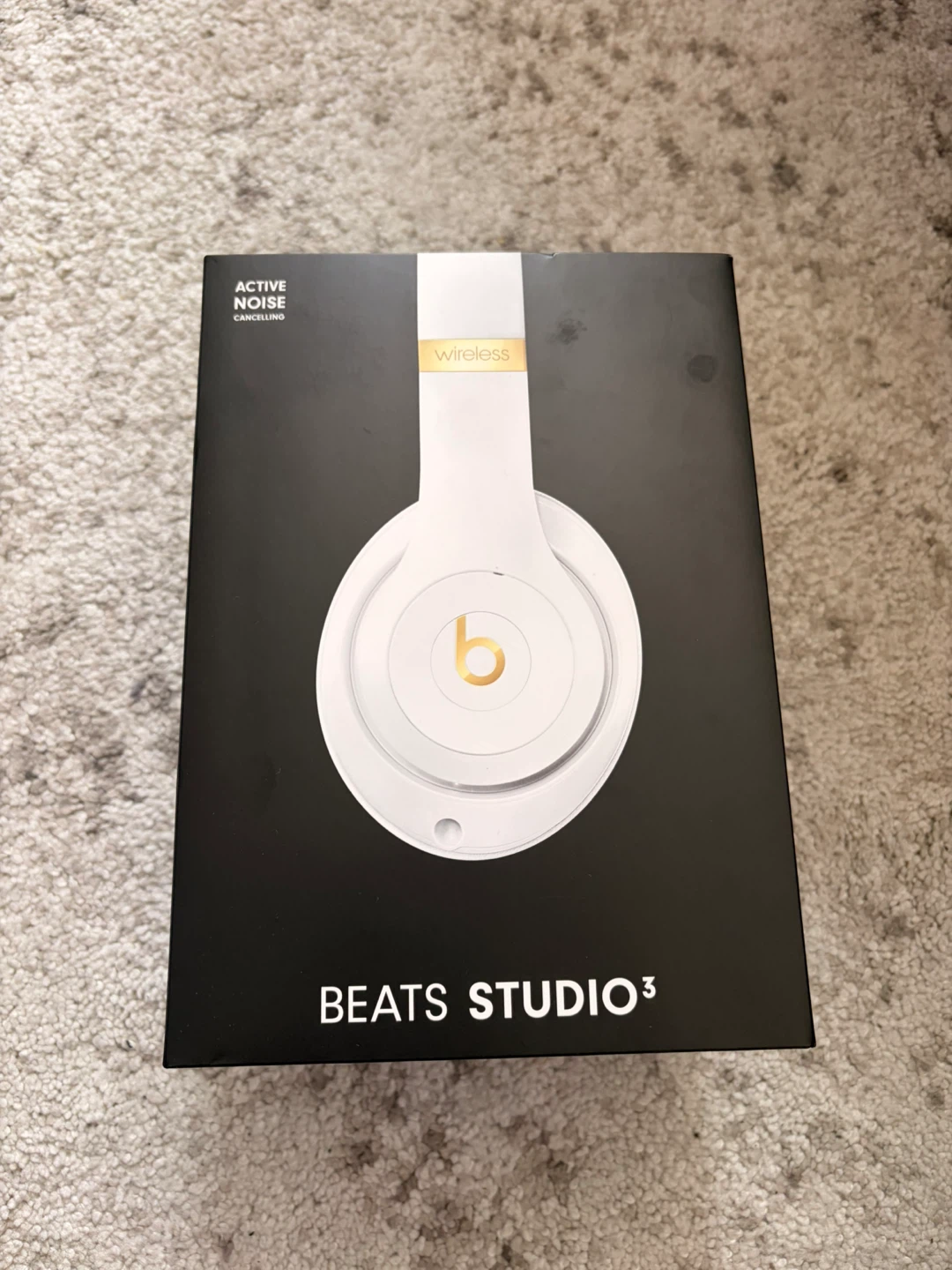 Beats Studio3 Wireless Noise Cancelling Headphones - White
