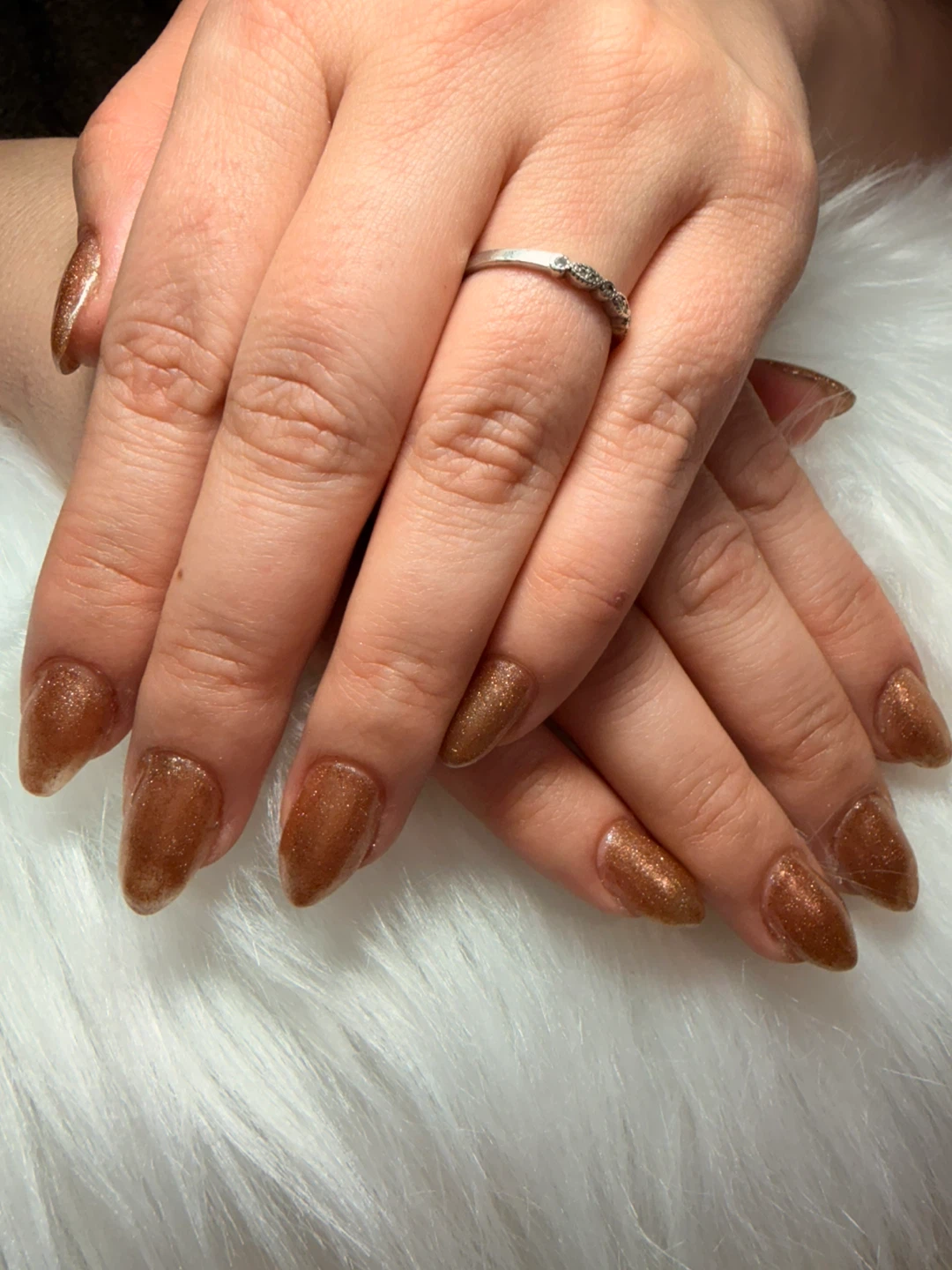 Sparkly Gold Almond Nails - photo 3