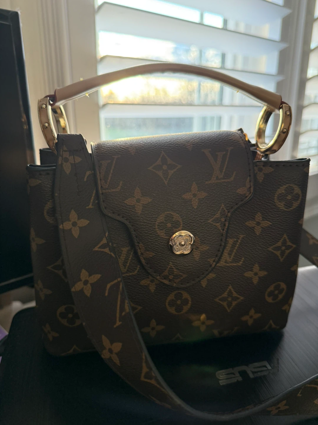 Louis Vuitton Monogram Canvas Handbag - photo 2
