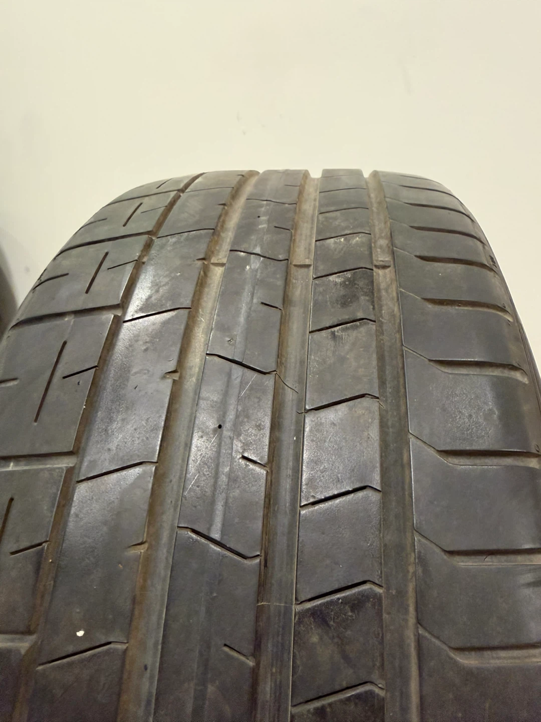Pirelli P ZERO Tire 235/35R19 96Y