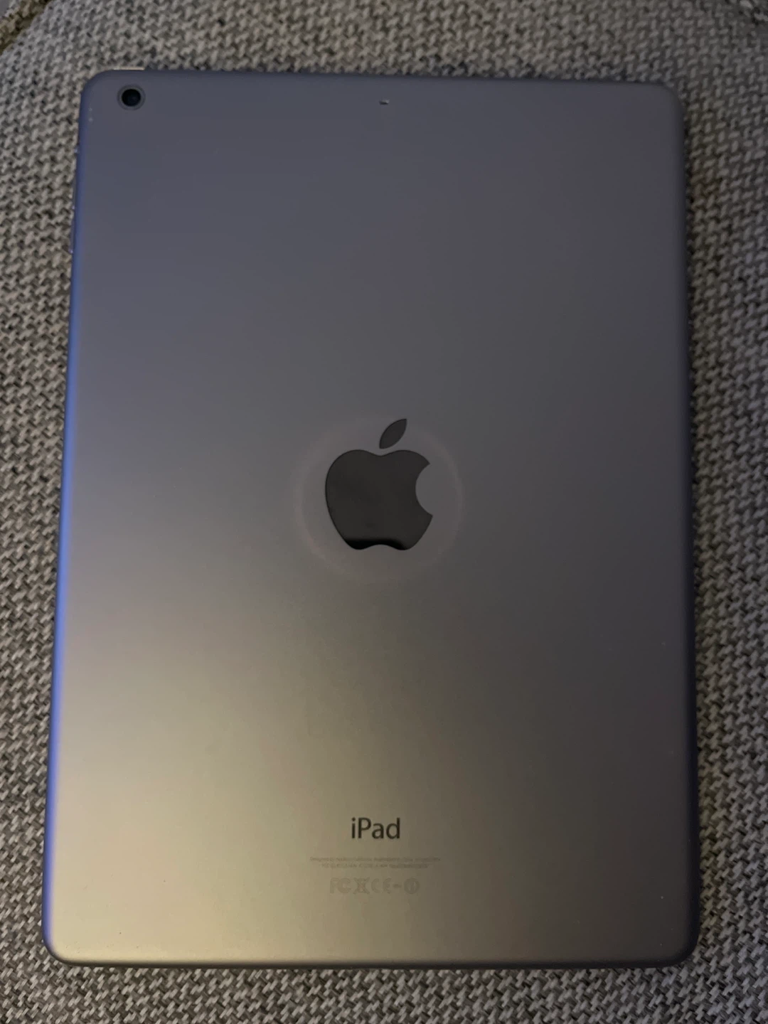 Apple iPad Air. 1st Generation. MINT CONDITION!! - photo 2