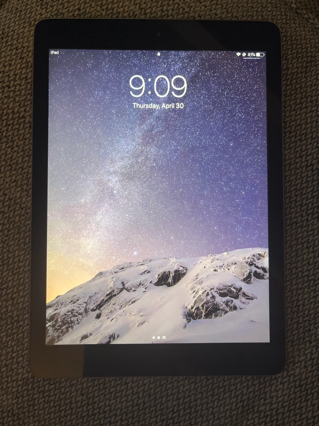 Apple iPad Air. 1st Generation. MINT CONDITION!!