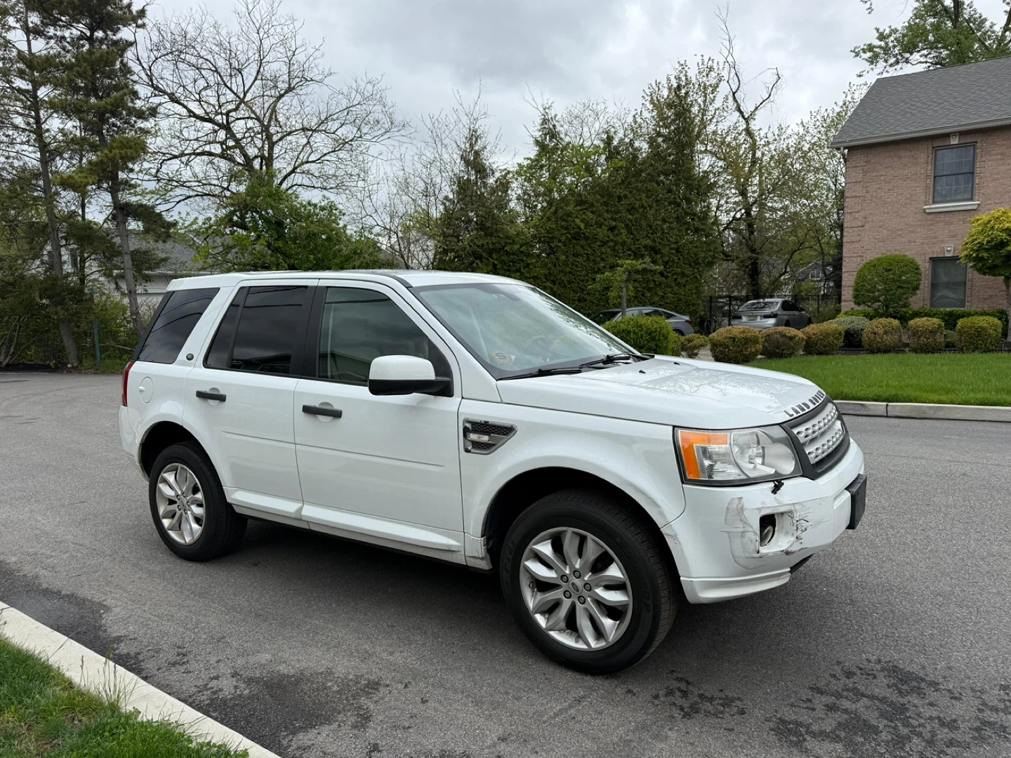 White Land Rover Freelander 2  2013 - photo 2