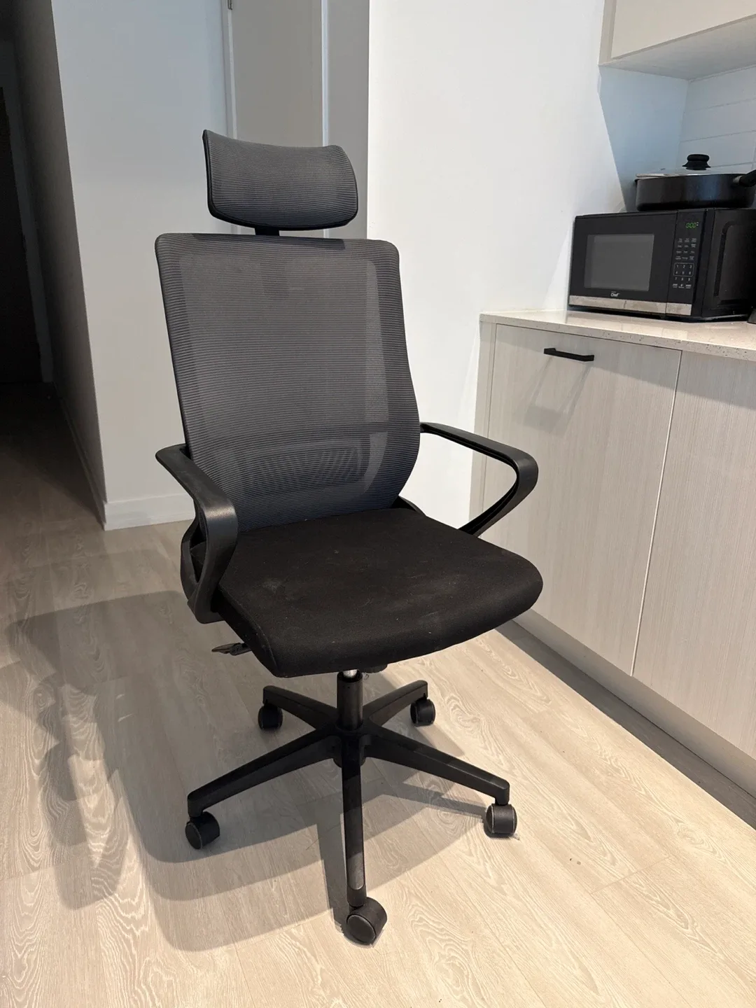 Black Ergonomic Office Chair with Headrest
