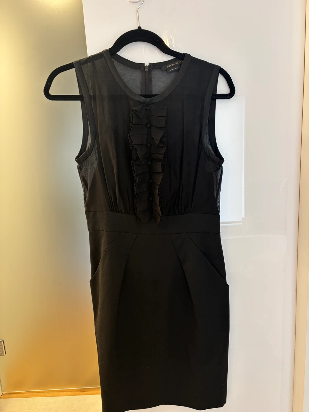BCBGMAXAZRIA Black Ruffle Front Sheath Dress Size 4