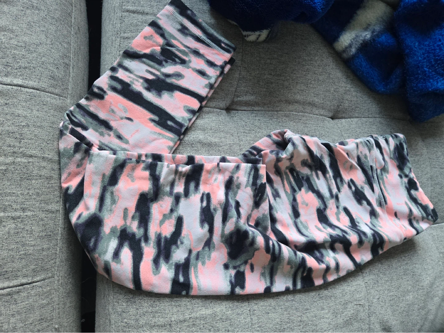 Lululemon Athletic Tank Top and Leggings Bundle - photo 3