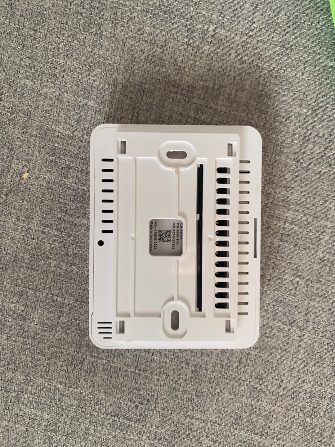 Lennox ComfortSense 7500 Touchscreen Thermostat - photo 2