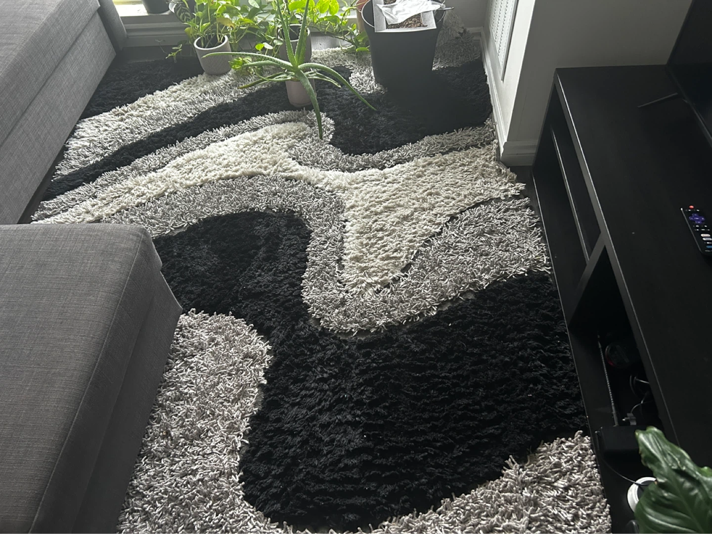 Shag Rug - Black, White & Grey Abstract Pattern