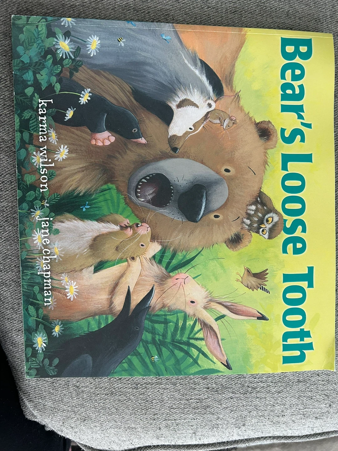 Bear's Loose Tooth by Karma Wilson & Jane Chapman - photo 2