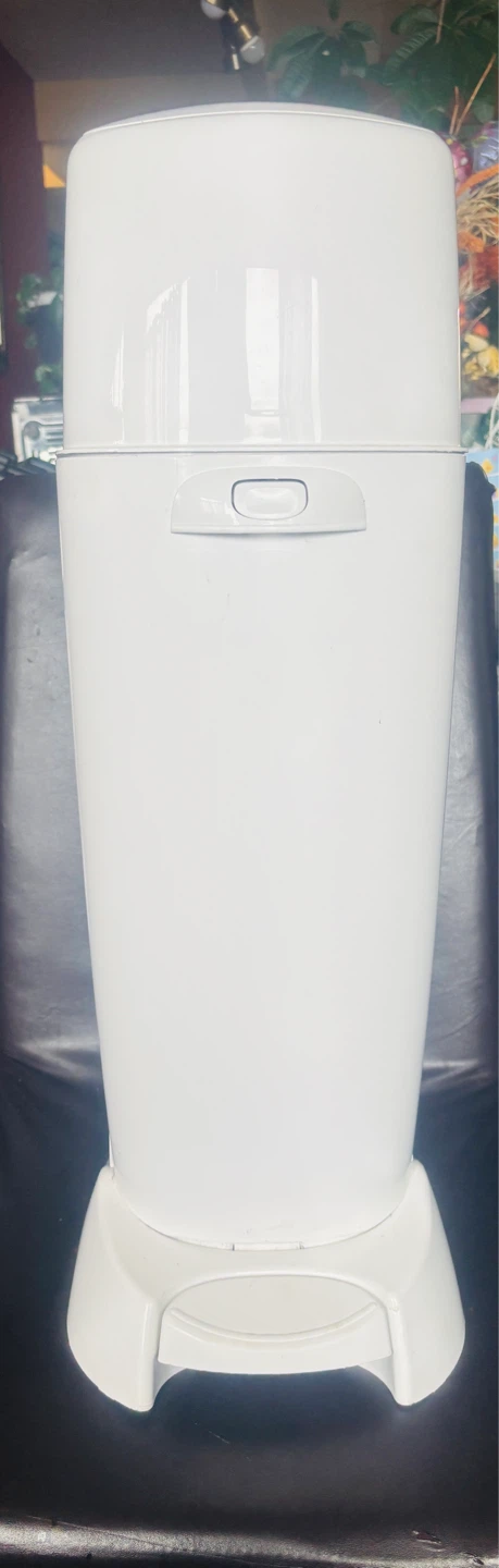 Playtex Diaper Genie Complete Diaper Pail