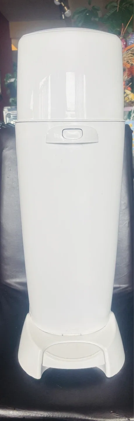 Playtex Diaper Genie Complete Diaper Pail