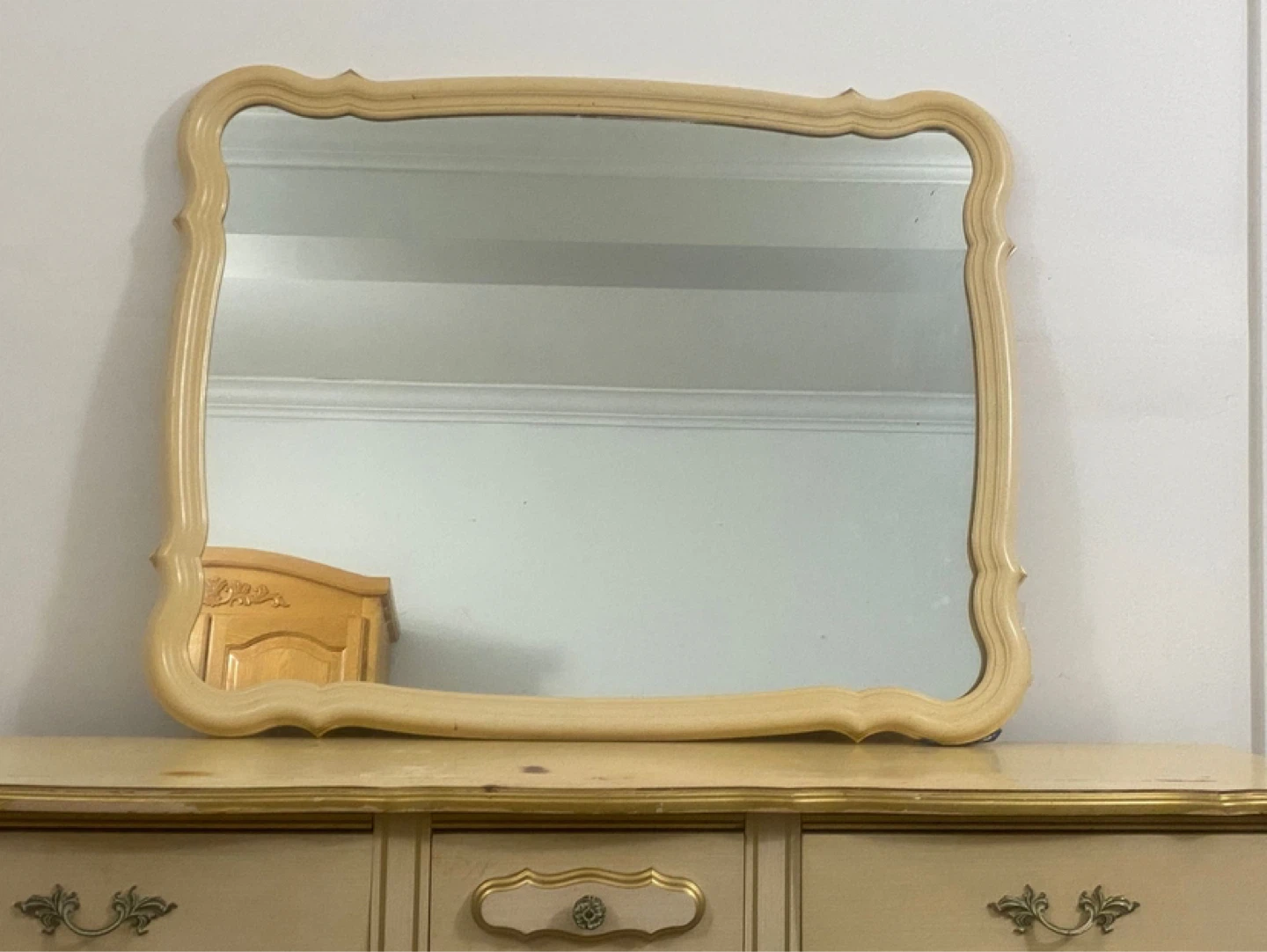 Vintage Vanity Mirror - photo 2