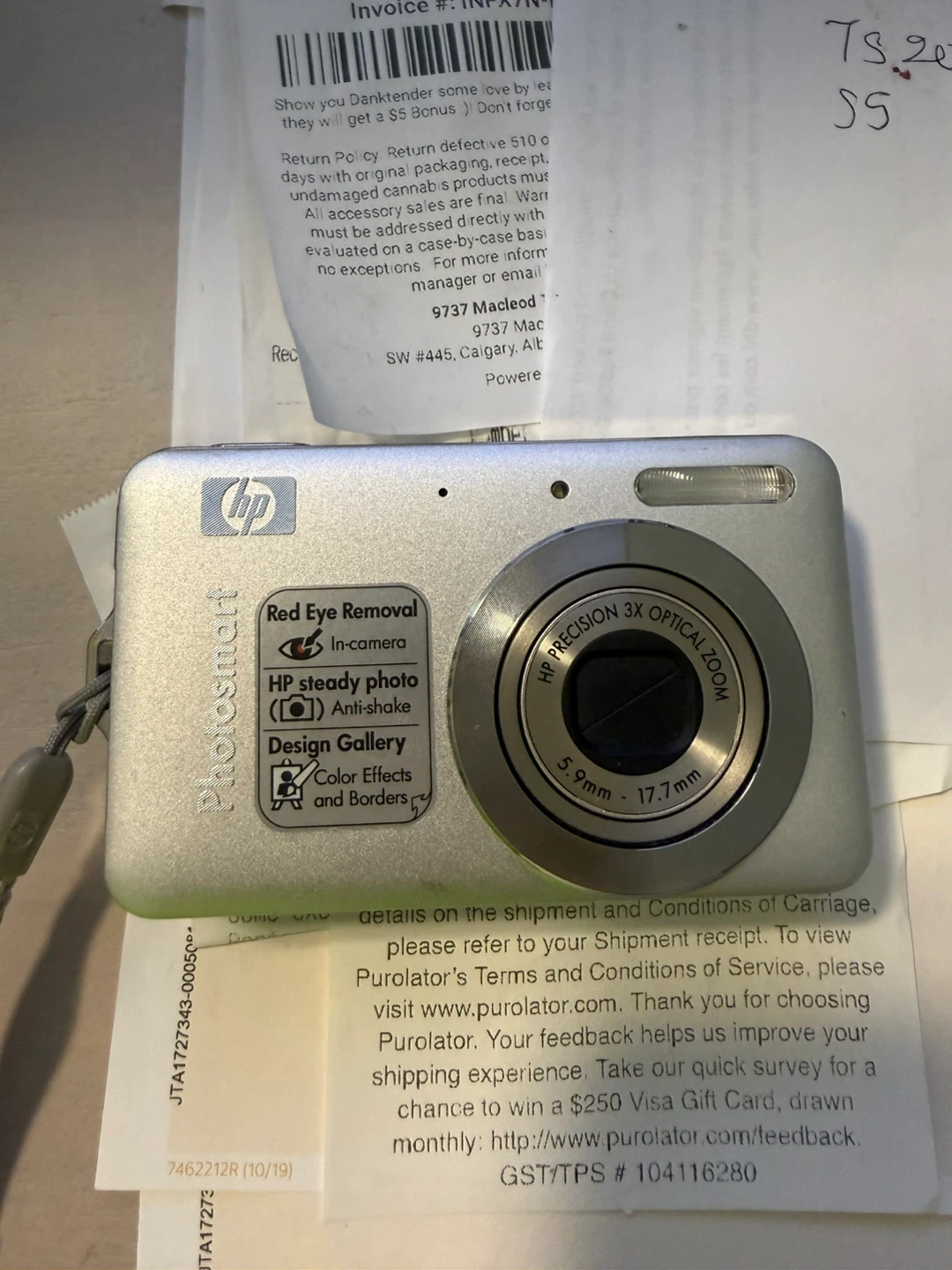 HP Photosmart Camera R742, charger and memory card included