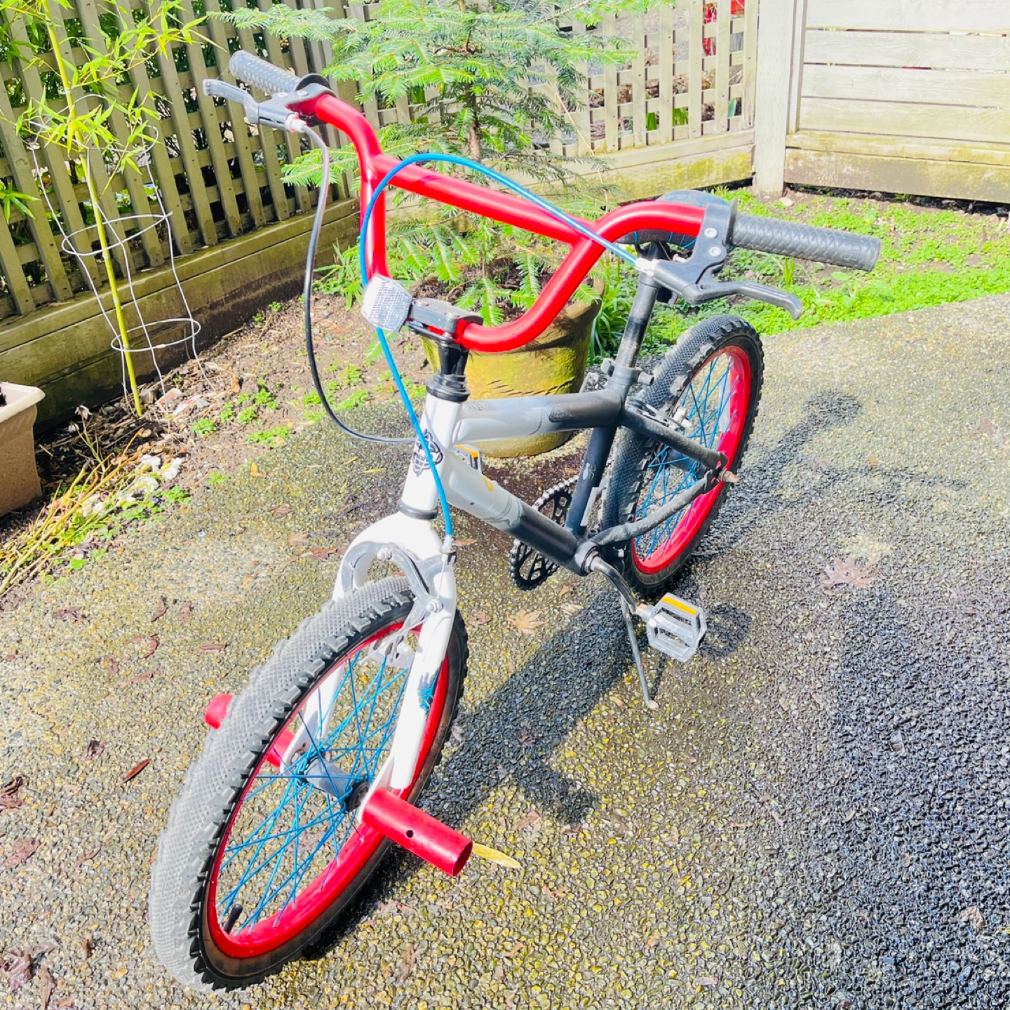 Kids Bike - Red & Blue Wheels - photo 4