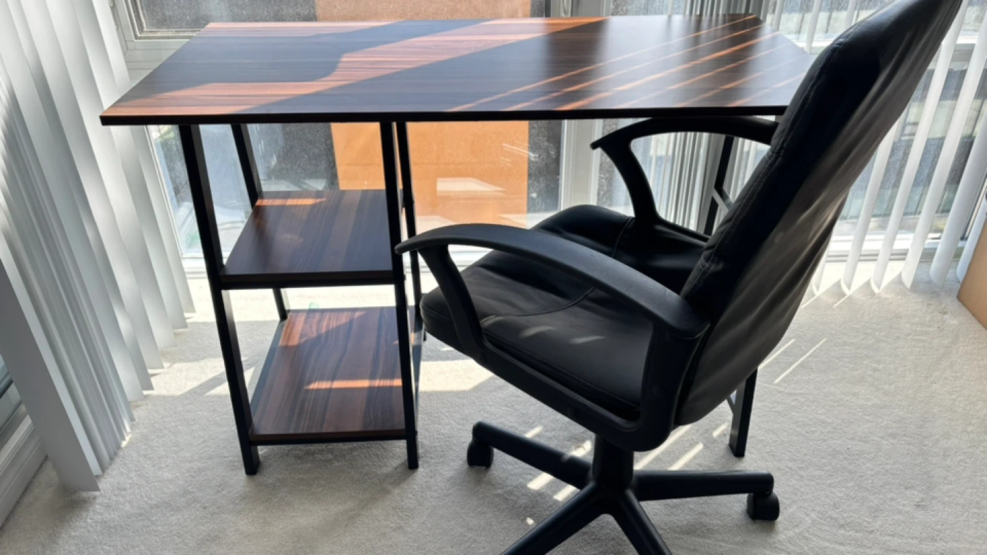 Black Faux Leather Office Chair with Rolling Base - photo 3