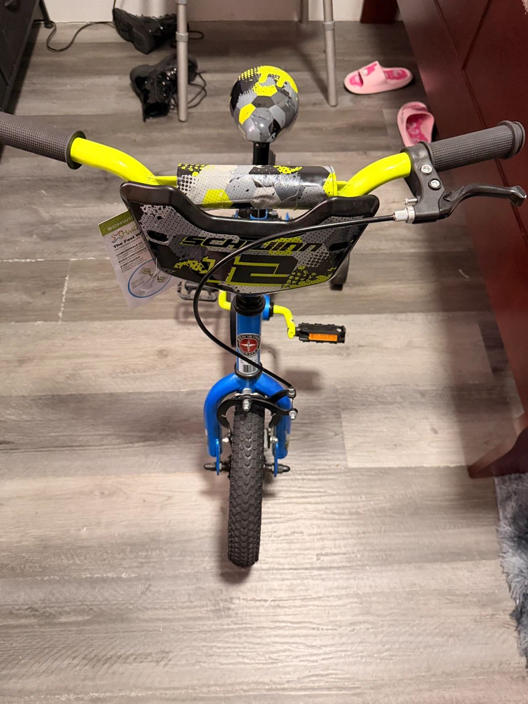 Schwinn 12" Kids Bike with Training Wheels - photo 3