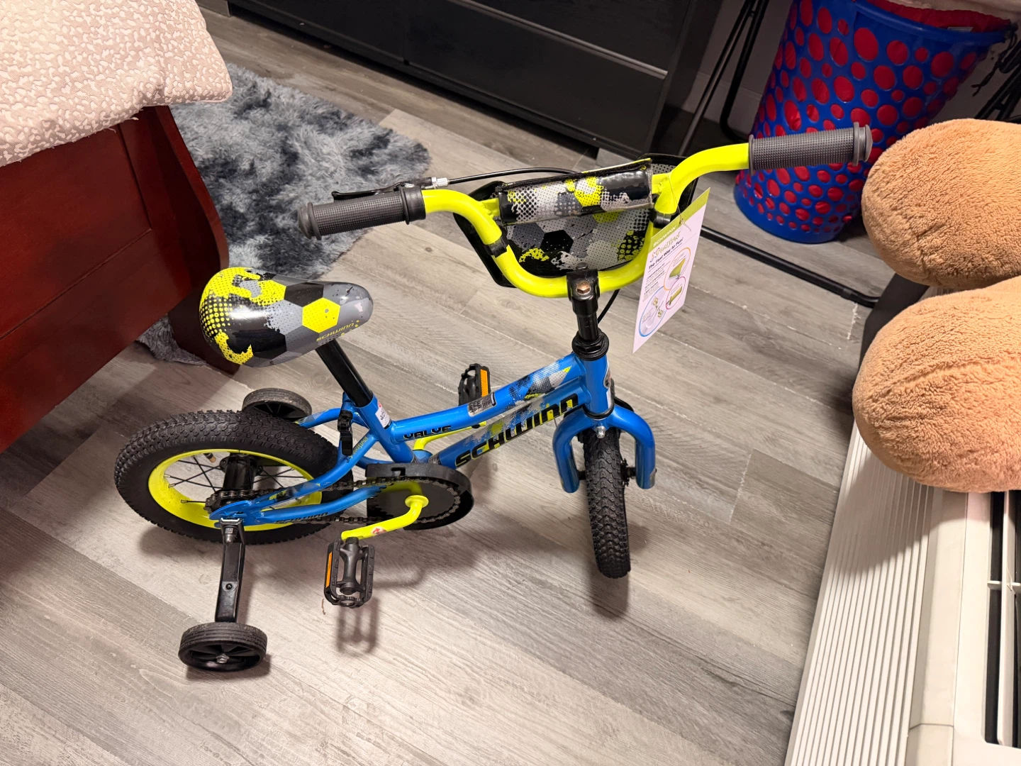 Schwinn 12" Kids Bike with Training Wheels - photo 2