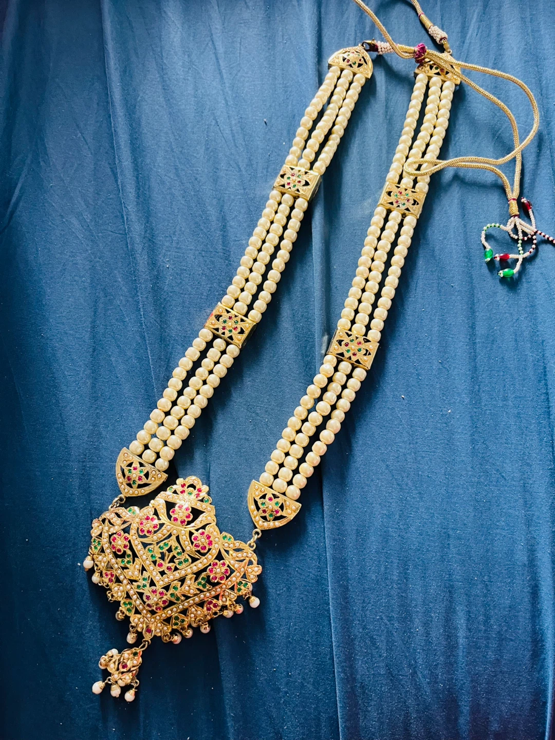 Layered Pearl Necklace with Embellished Pendant