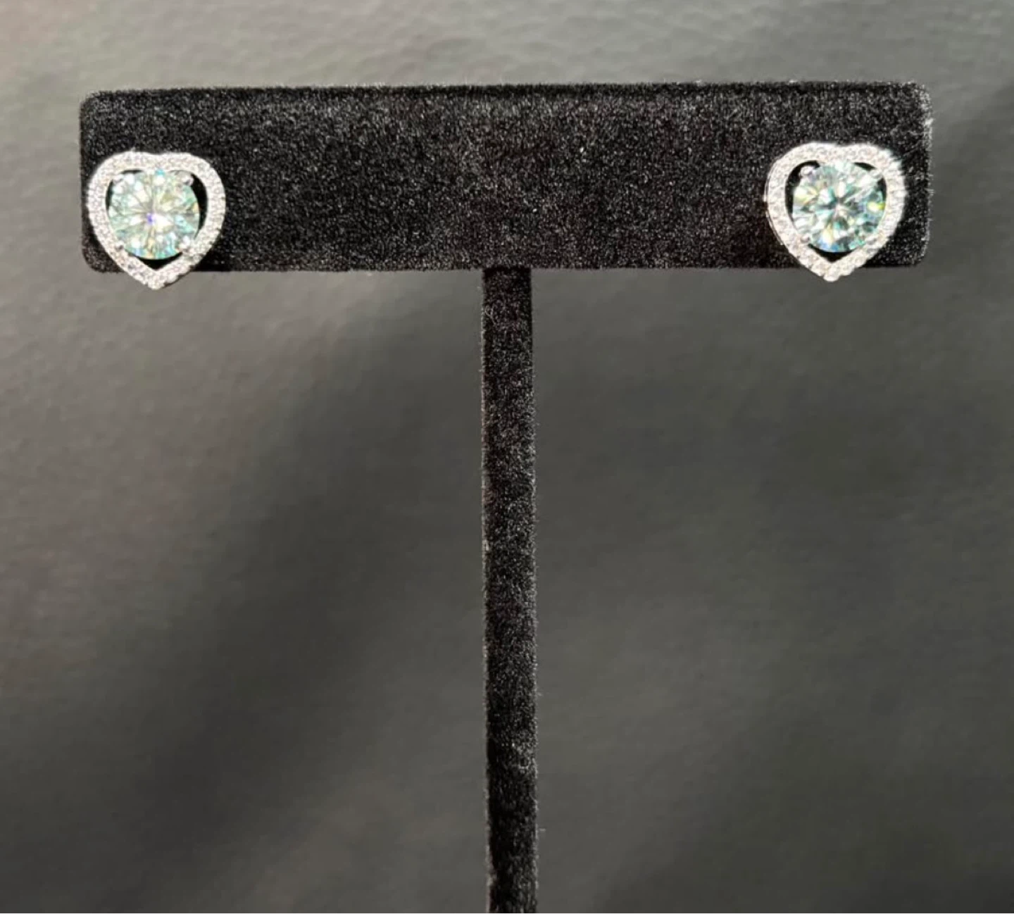 Heart-Shaped Moissanite Stud Earrings – 1.00ct