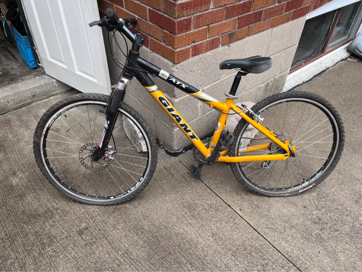 Giant ATX Mountain Bike - Yellow