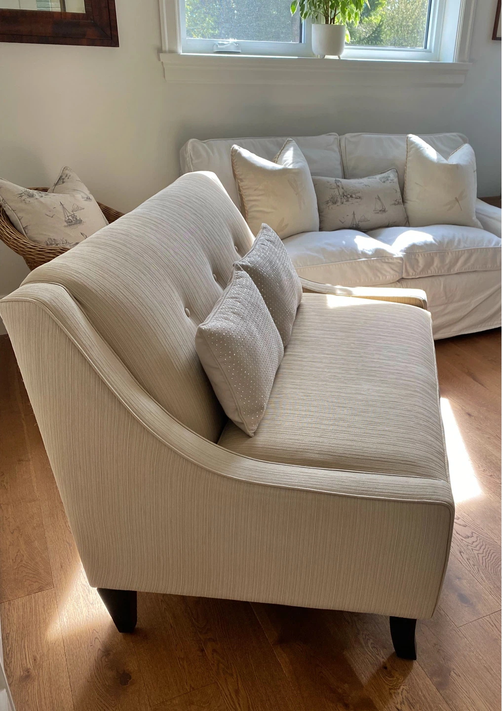 ⭐️Beautiful Custom Elte Loveseat And Cushions⭐️