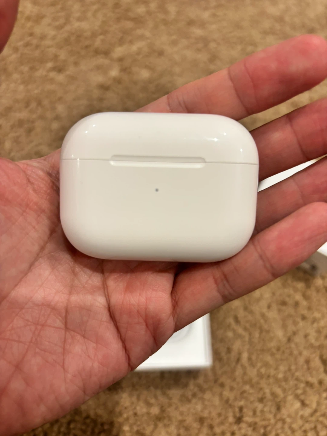 Apple AirPods Pro (2nd generation) with Charging Case - photo 2