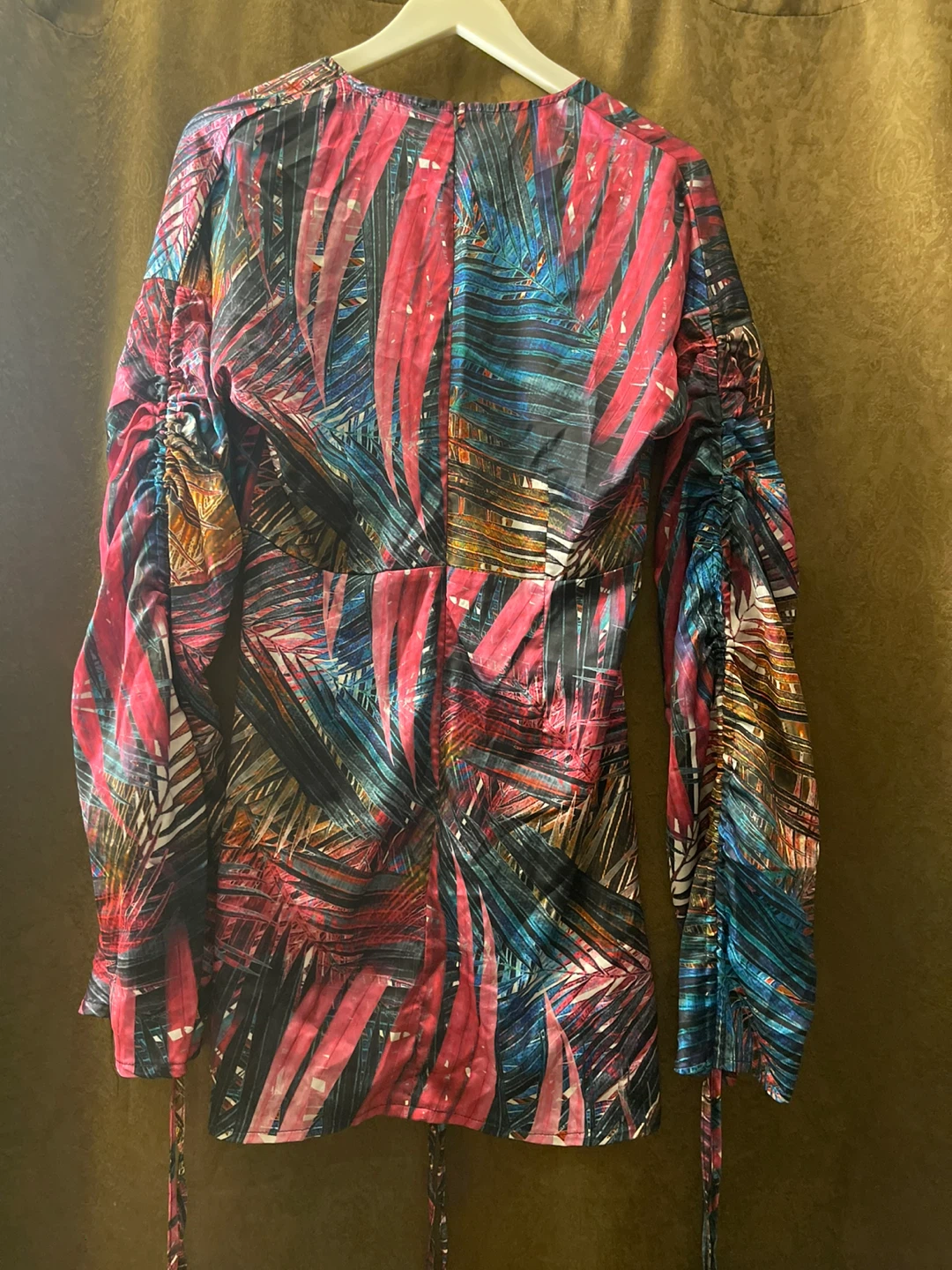PrettyLittleThing Tropical Ruched Mini Dress - photo 3