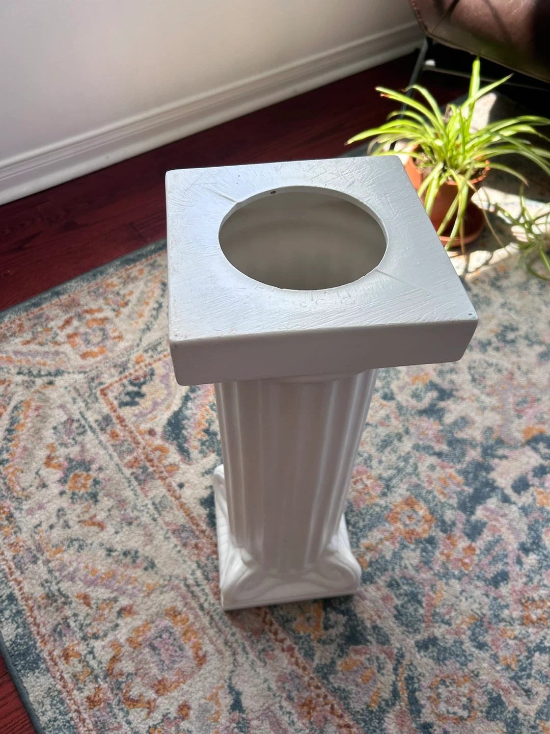 White Pedestal - photo 4