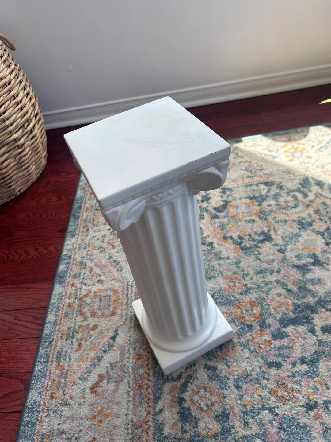 White Pedestal - photo 2