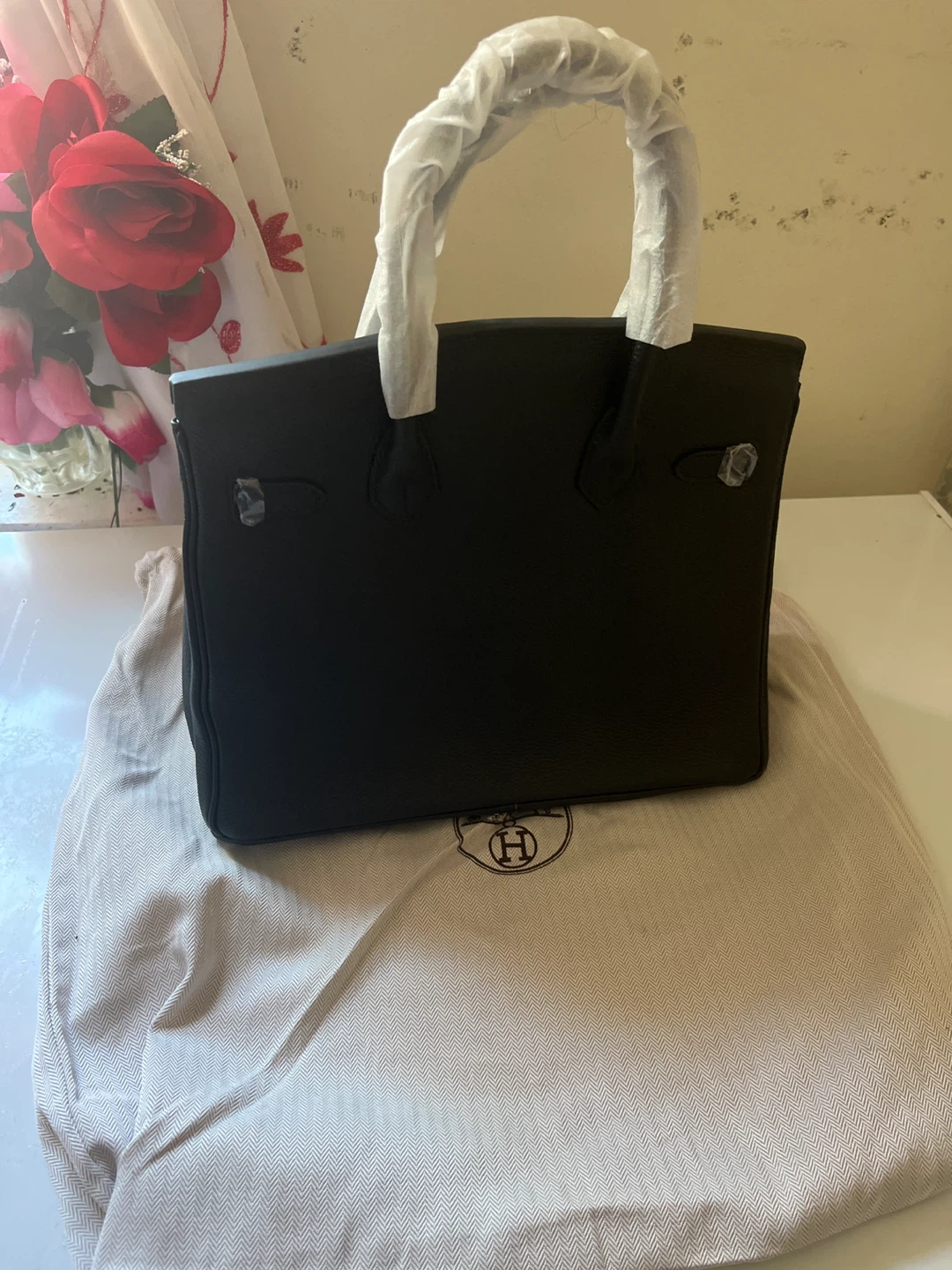 Hermes women’s willed Black Leather Handbag with Dust Bag - photo 2