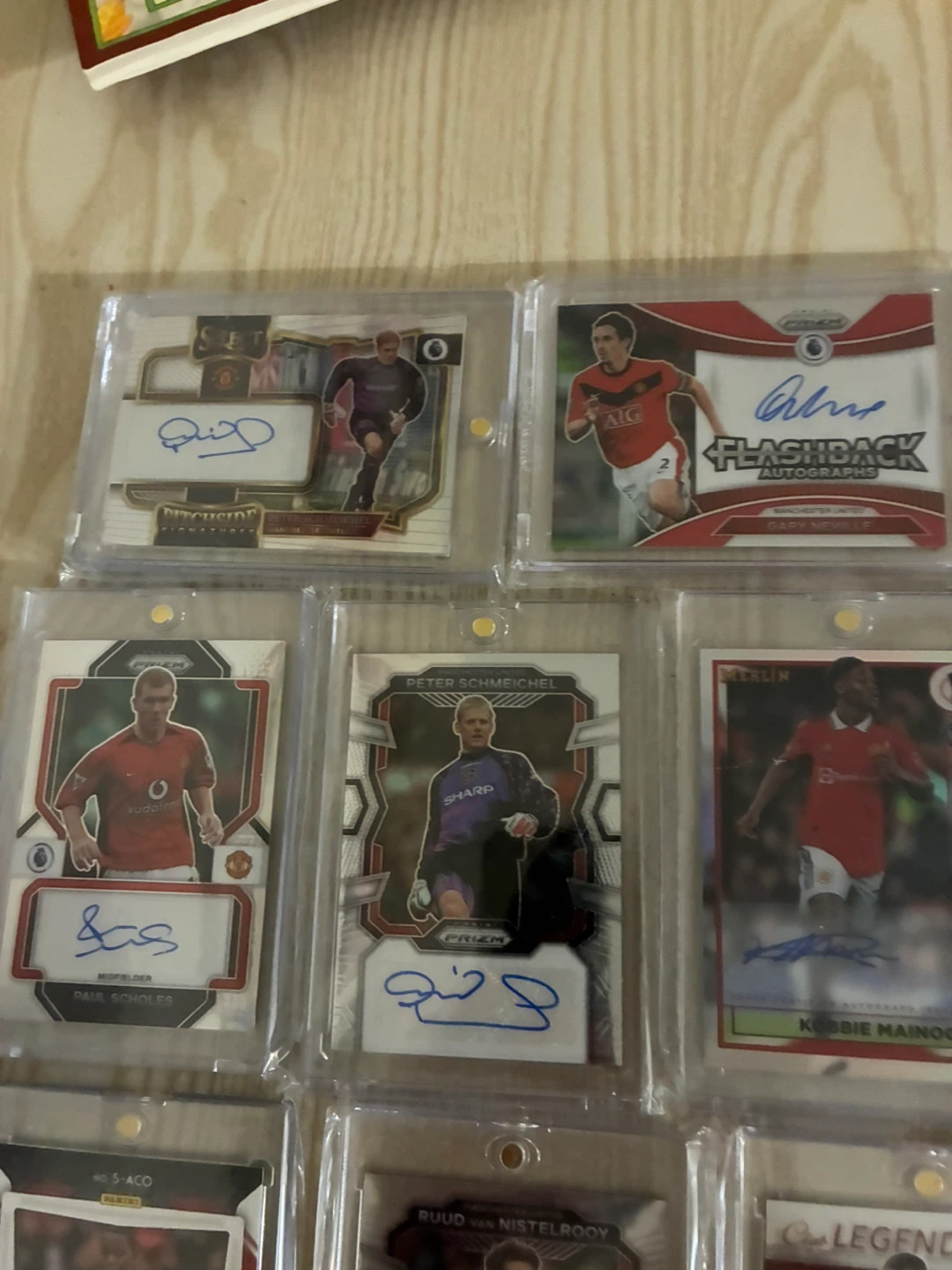Collection of Autographed Manchester United Football Cards - photo 5