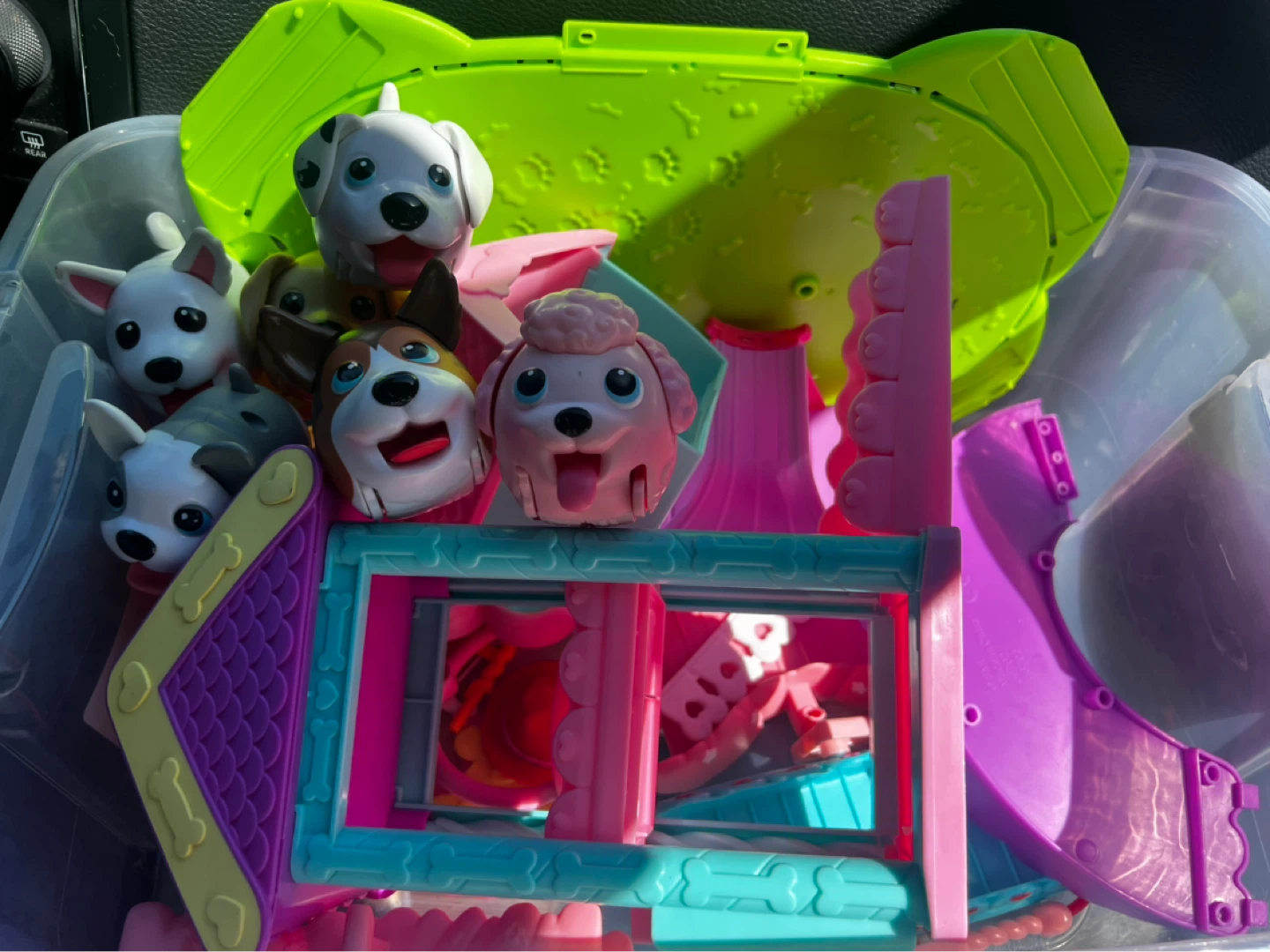 Littlest Pet Shop Playset with 5 Dog Figures