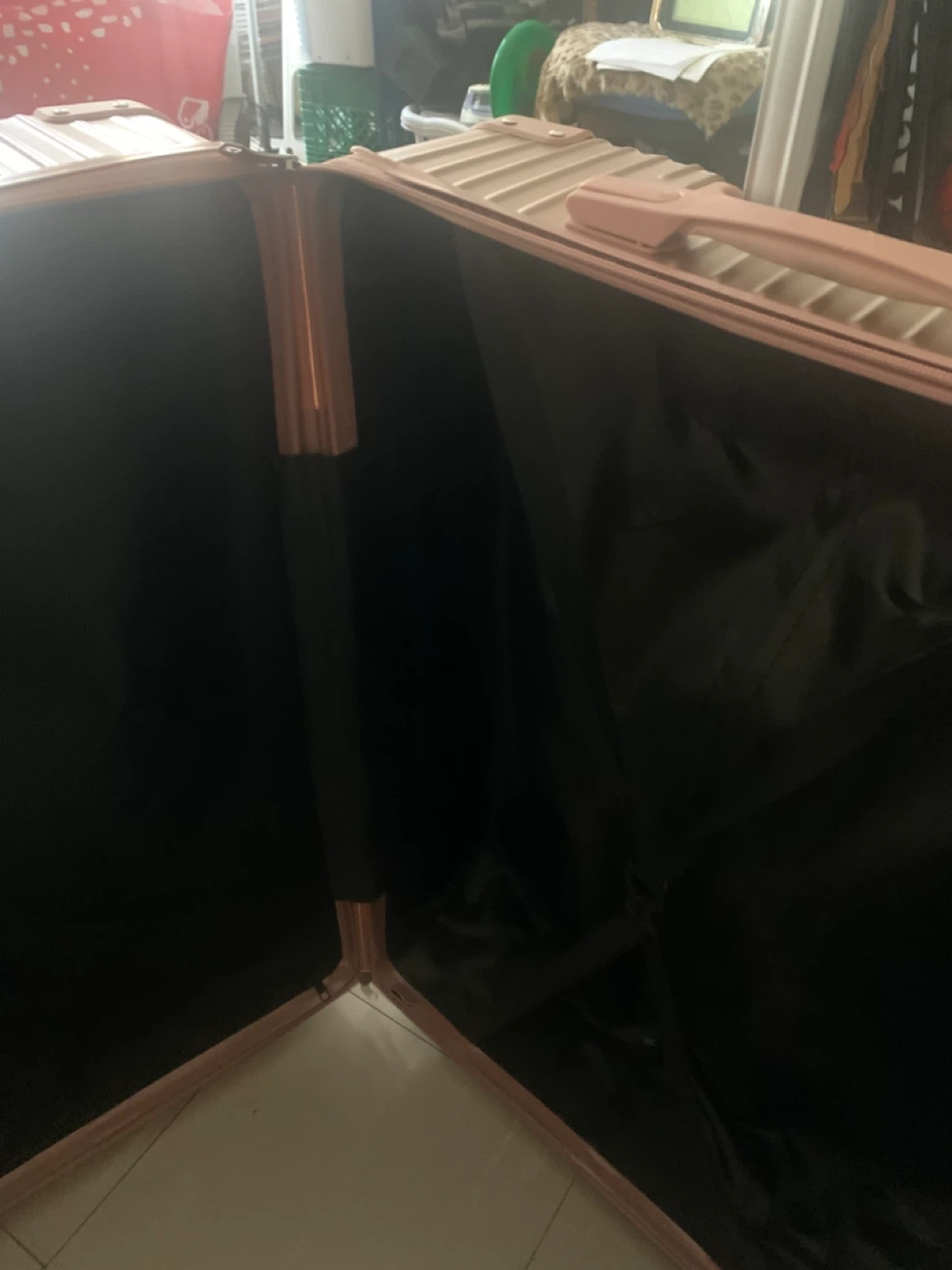 Rose Gold Hard-Shell Luggage - photo 5