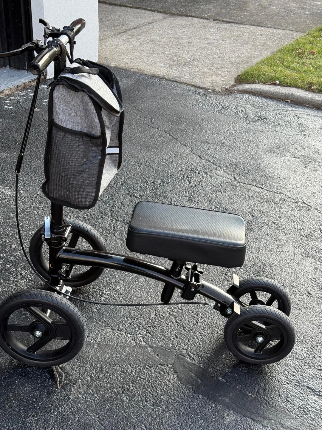 3-Wheel Scooter Walker with Bag