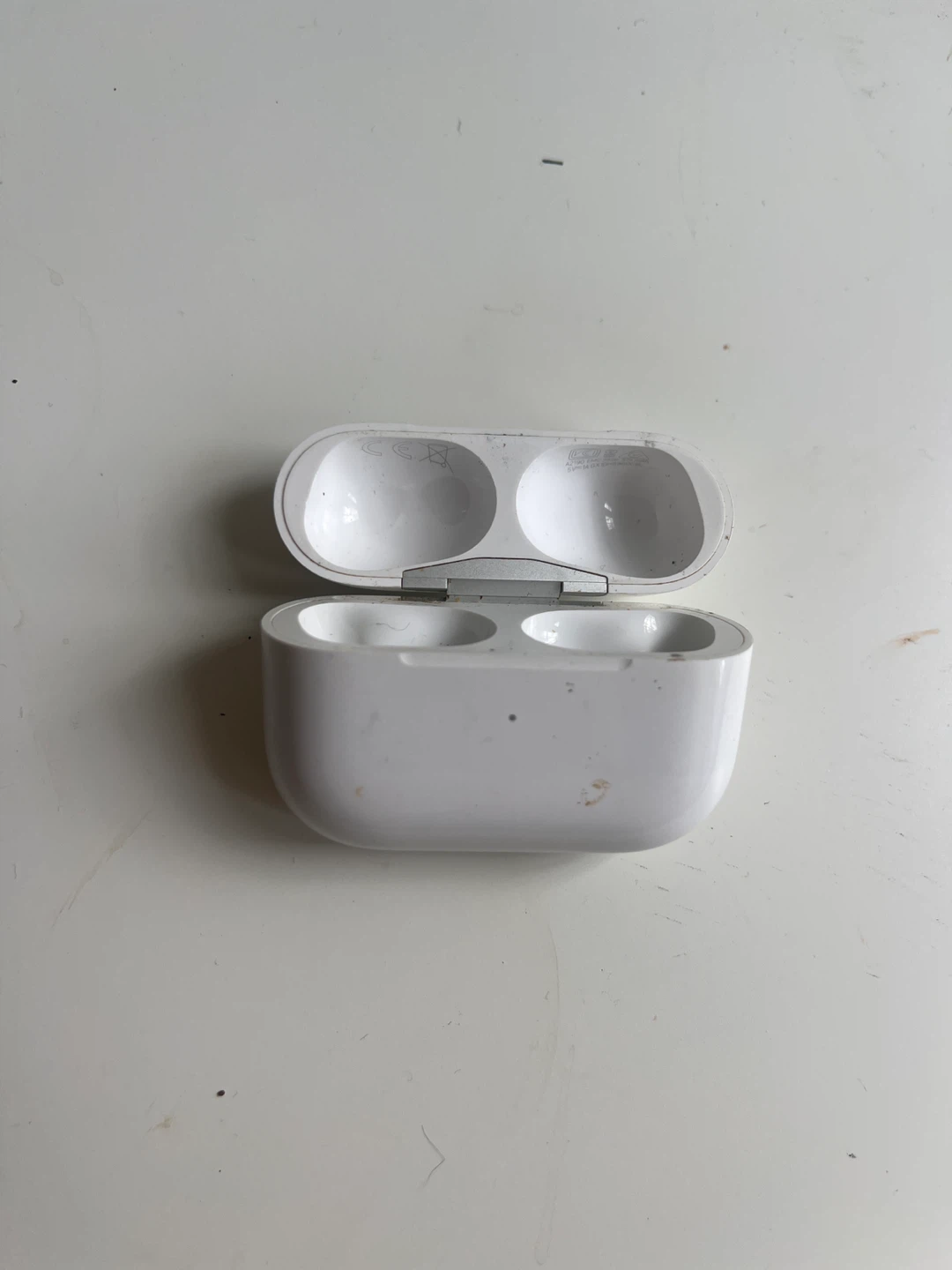 Apple AirPods Pro Charging Case