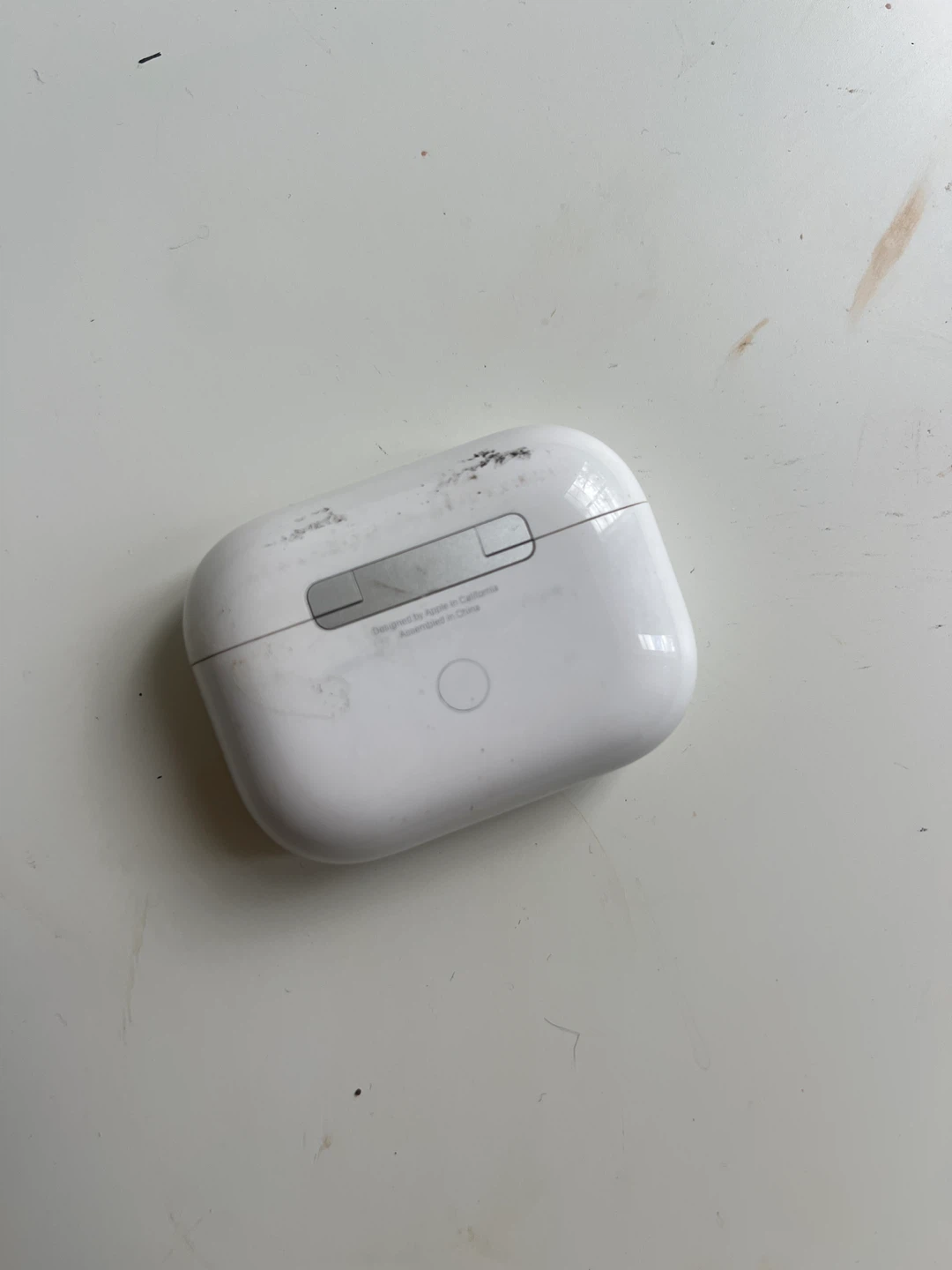 Apple AirPods Pro Charging Case - photo 2