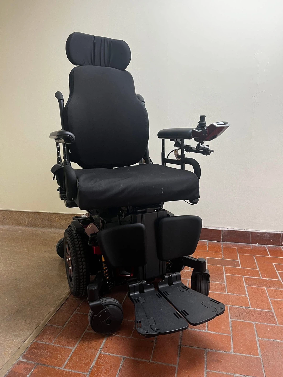 Quantum Edge 3 Power Wheelchair - photo 3