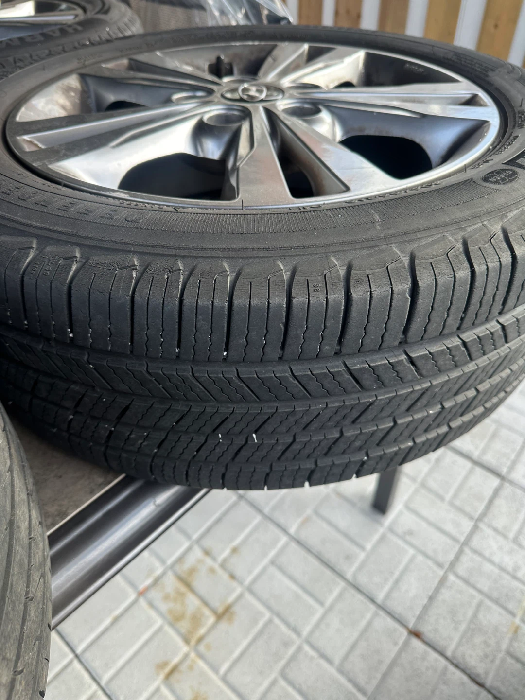 Set of 4 Hyundai Alloy Wheels with Tires - photo 3